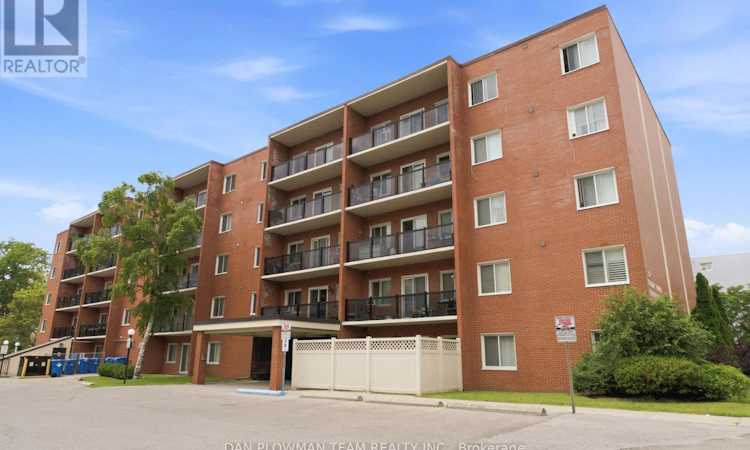 204-131 Taunton Road E