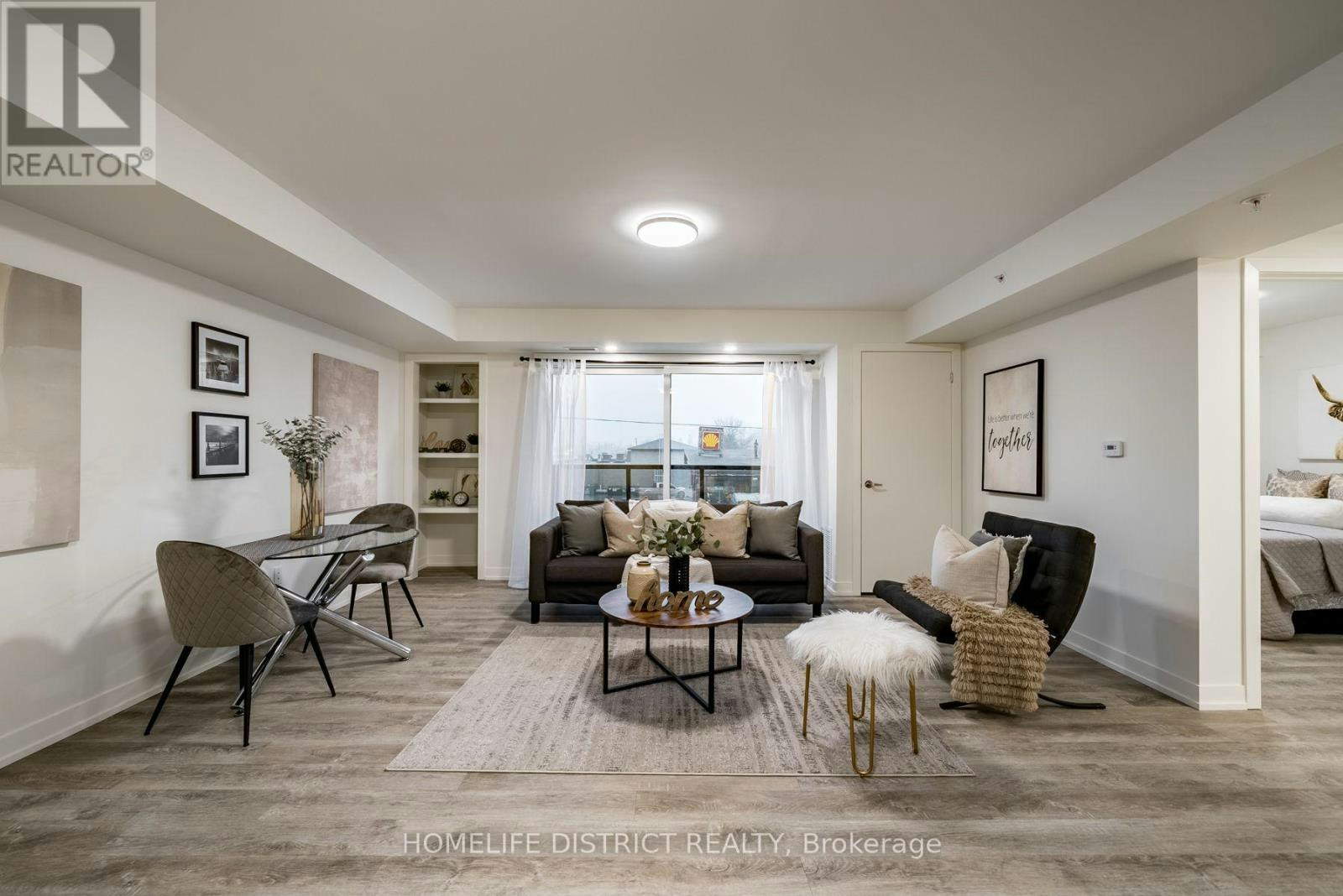 202-976 Simcoe Street N, Oshawa, ON, L1G 4W4 - 3