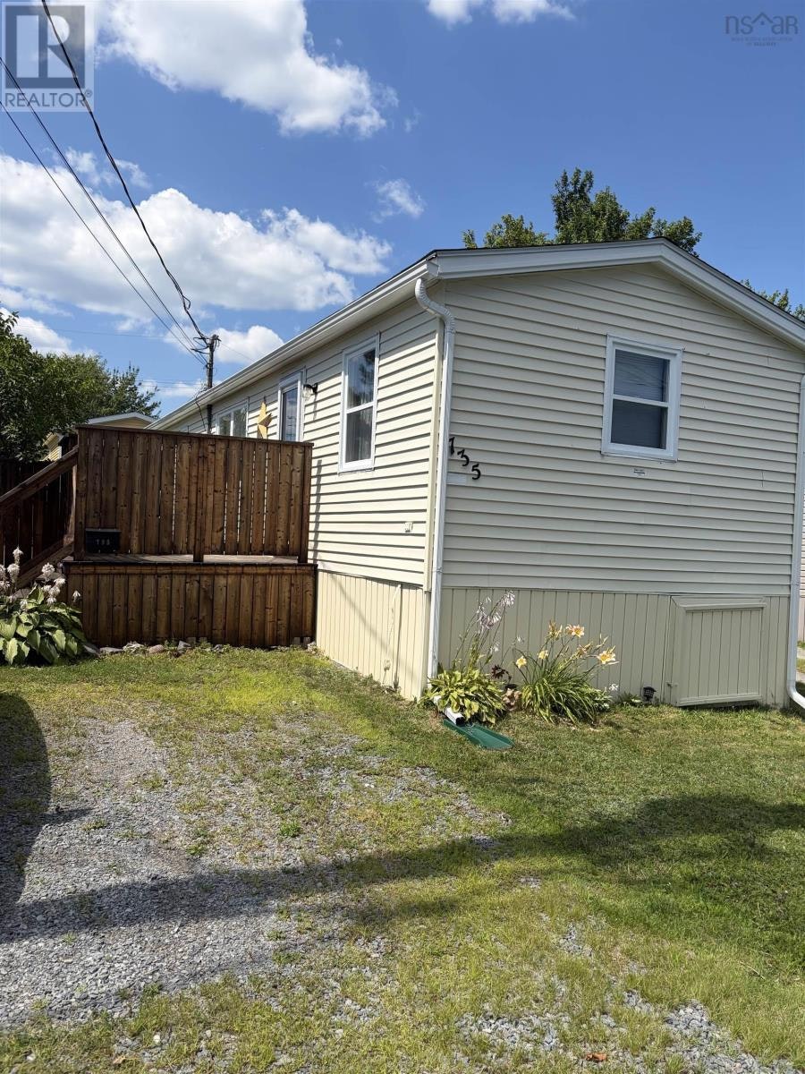 735 Fern Drive, Beaver Bank, NS, B4E 1M1