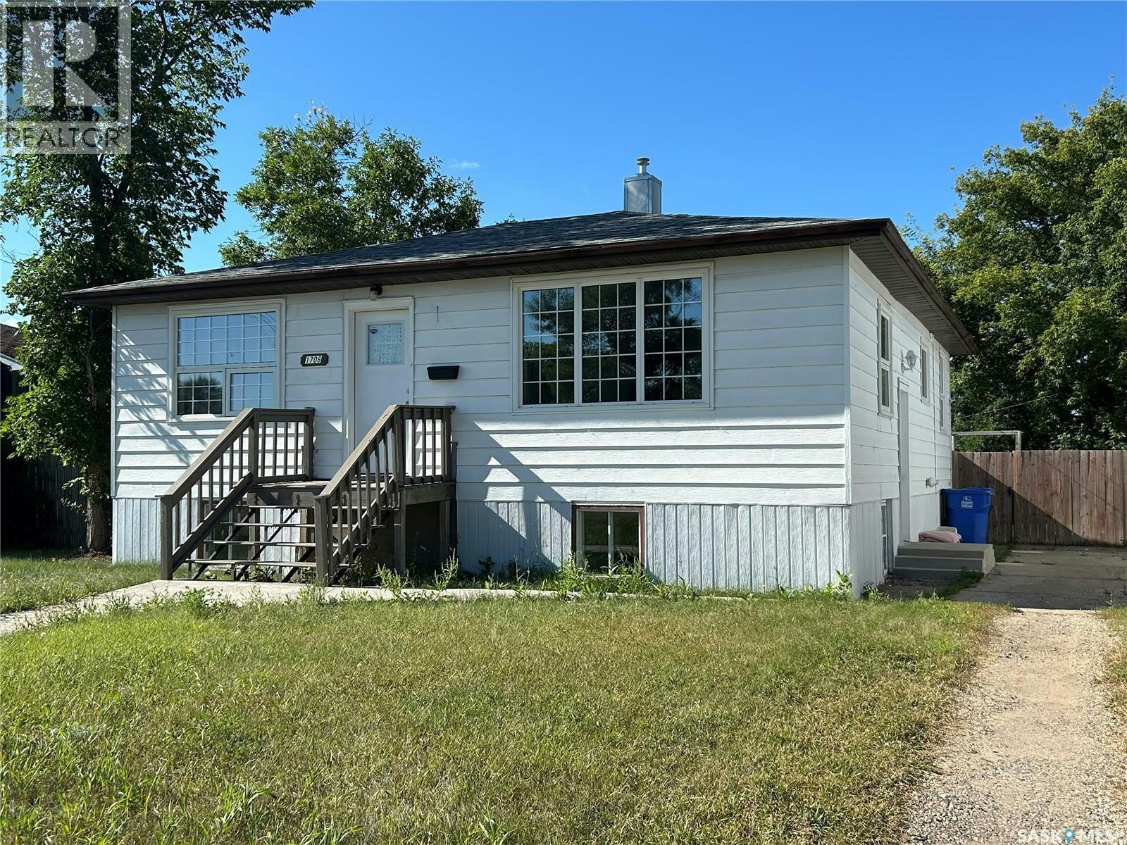 1706 2nd Street, Estevan, SK, S4A 0N3