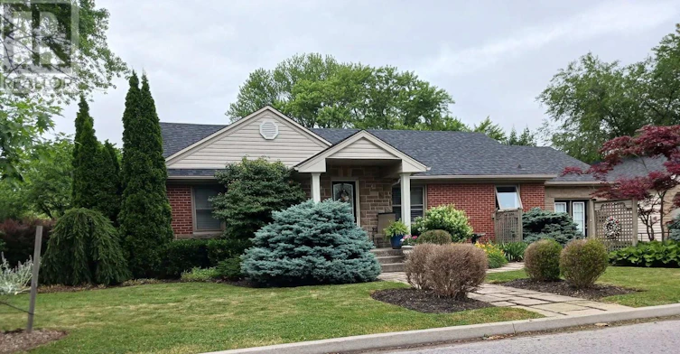 139 South Drive, St. Catharines, ON, L2R 4W1 - 2