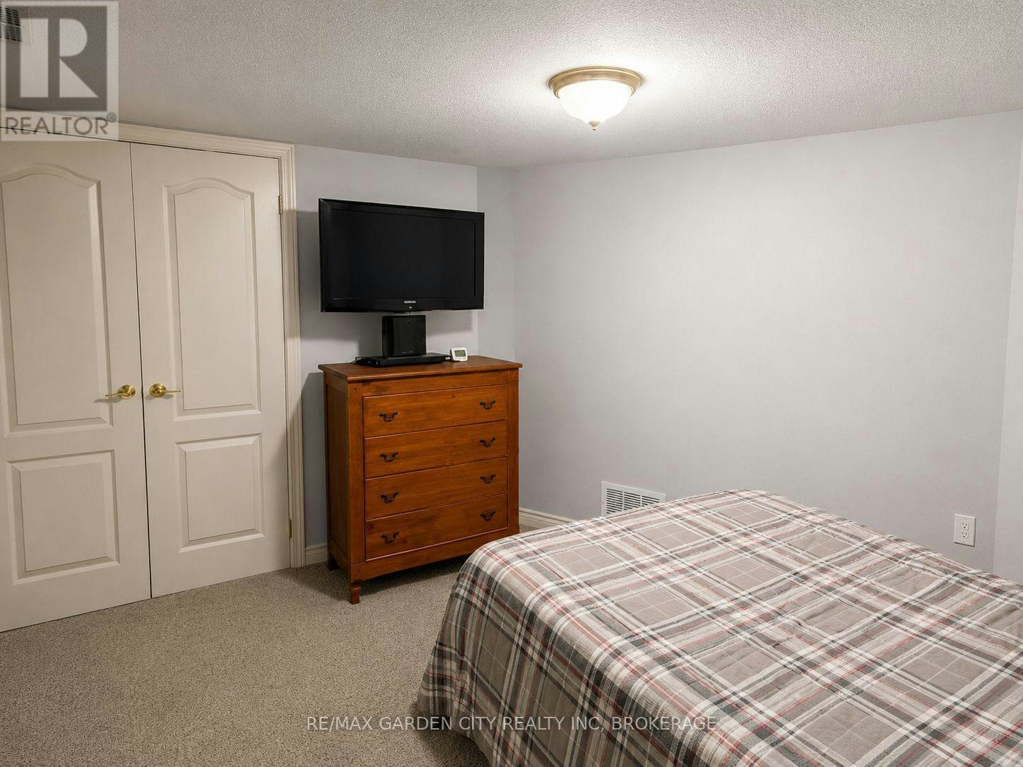 139 South Drive, St. Catharines, ON, L2R 4W1 - 9