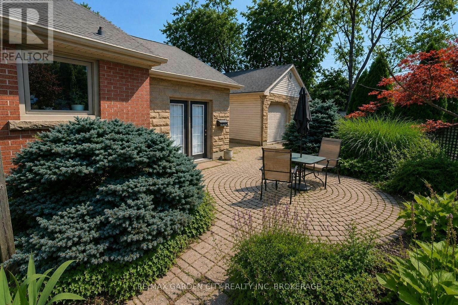 139 South Drive, St. Catharines, ON, L2R 4W1 - 4