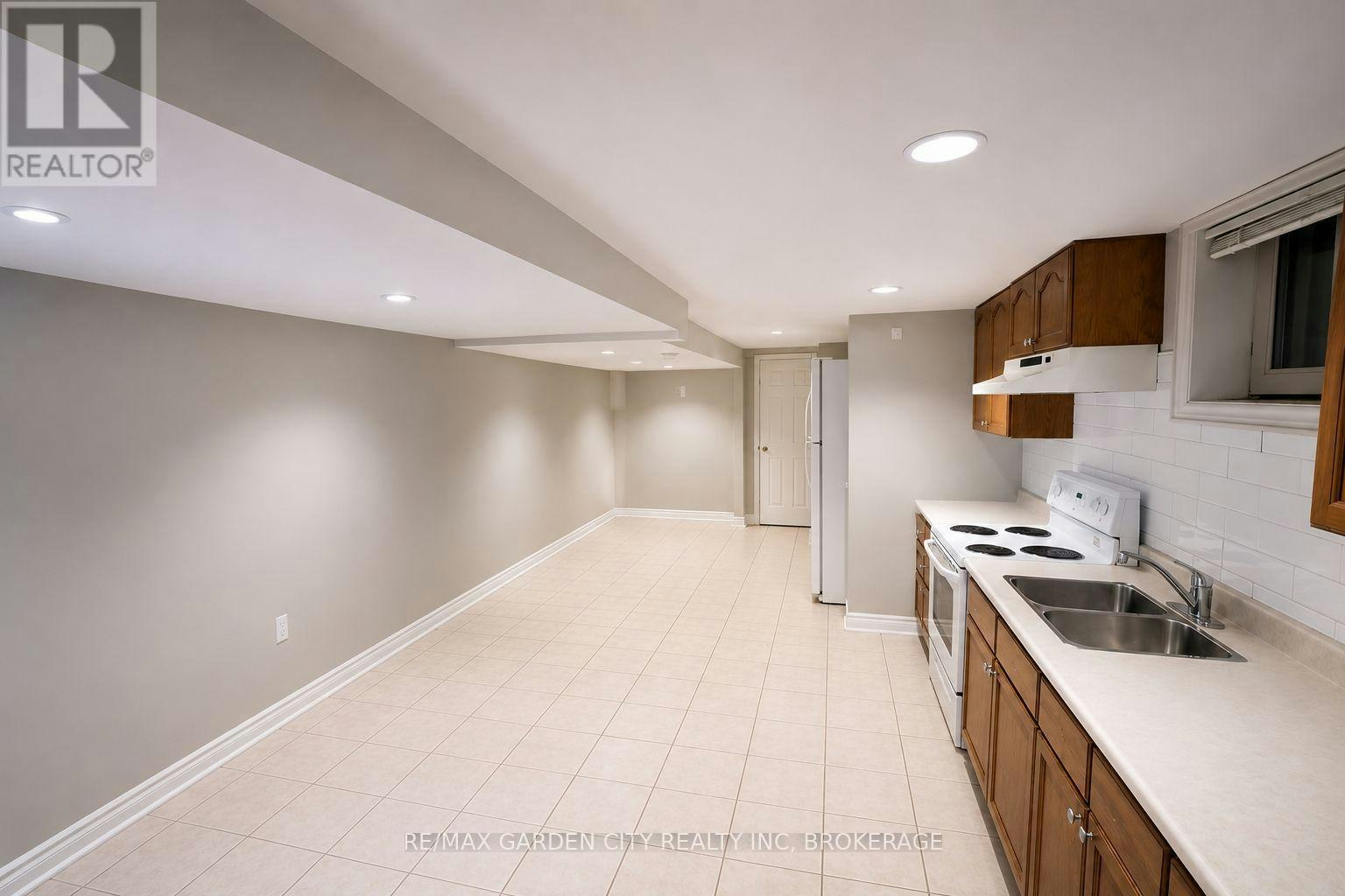 139 South Drive, St. Catharines, ON, L2R 4W1 - 8