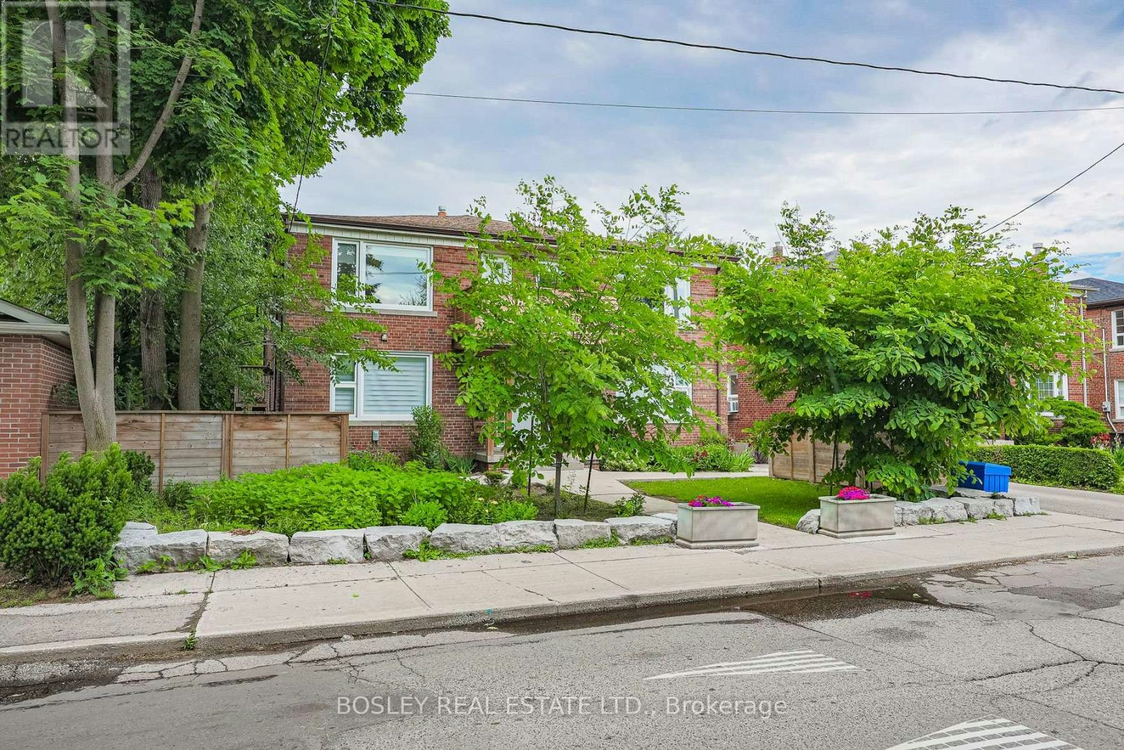 3-20 Markdale Avenue, Toronto, ON, M6C 1S9 - 2