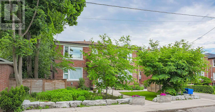 3-20 Markdale Avenue, Toronto, ON, M6C 1S9 - 2