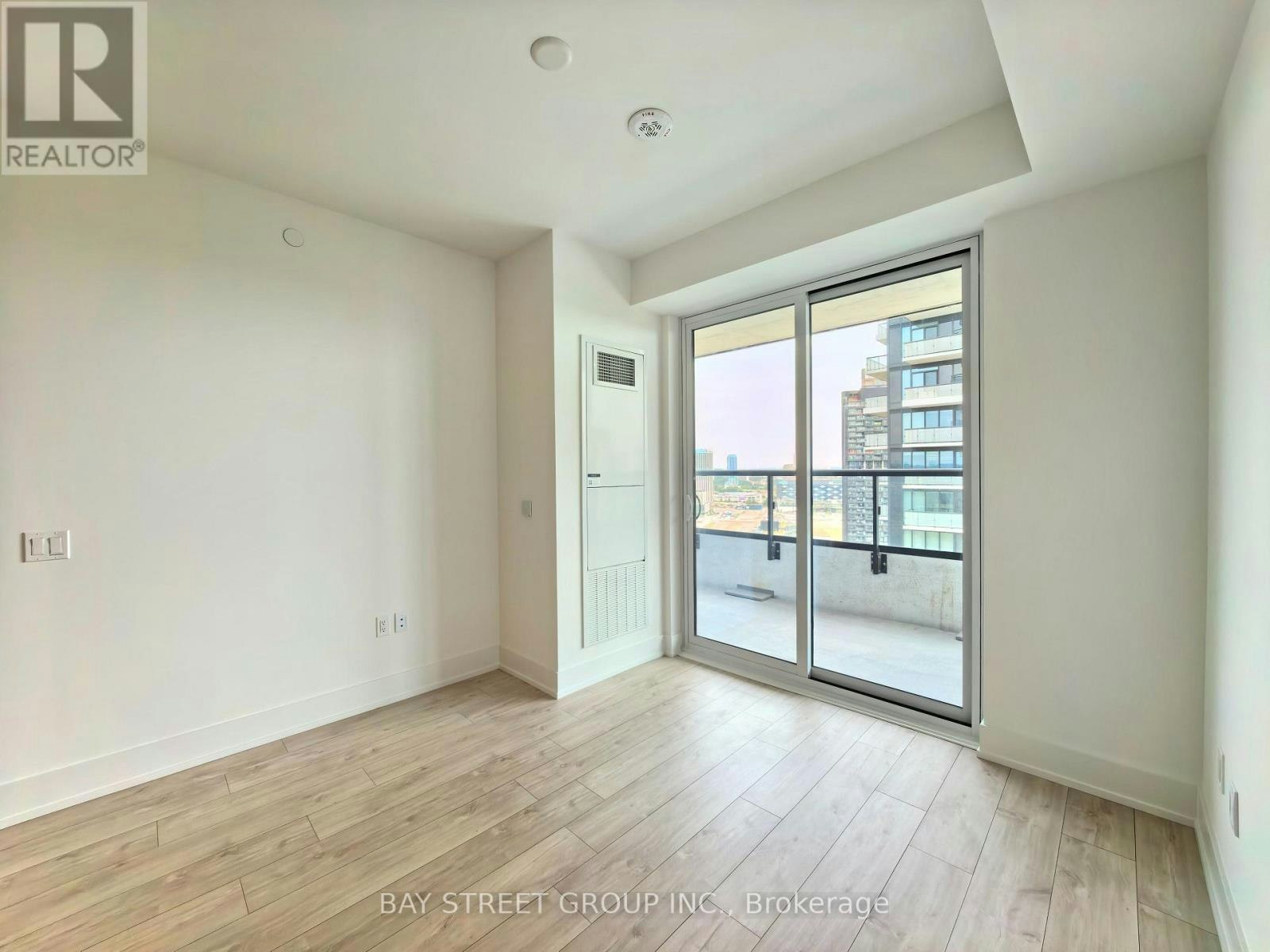 2205-10 Inn ON The Park Drive, Toronto, ON, M3C 0P9 - 4