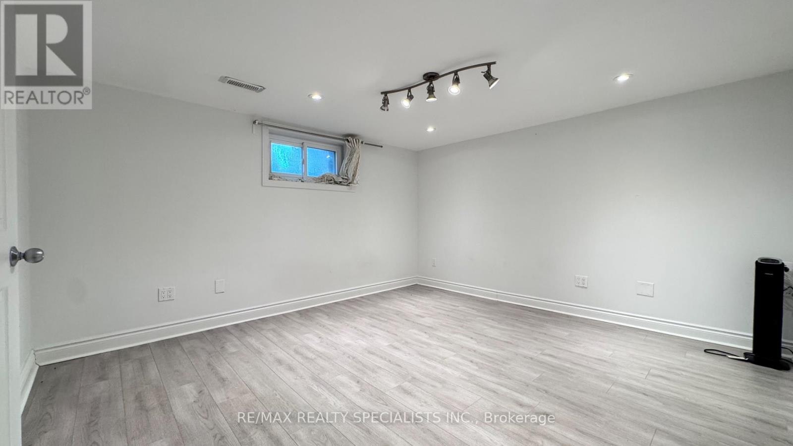BASEMENT-131 Searle Avenue, Toronto, ON, M3H 4B1 - 24