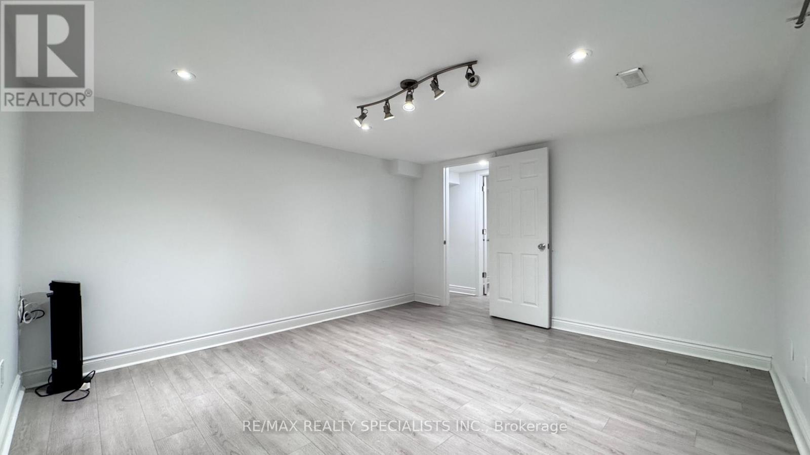 BASEMENT-131 Searle Avenue, Toronto, ON, M3H 4B1 - 22