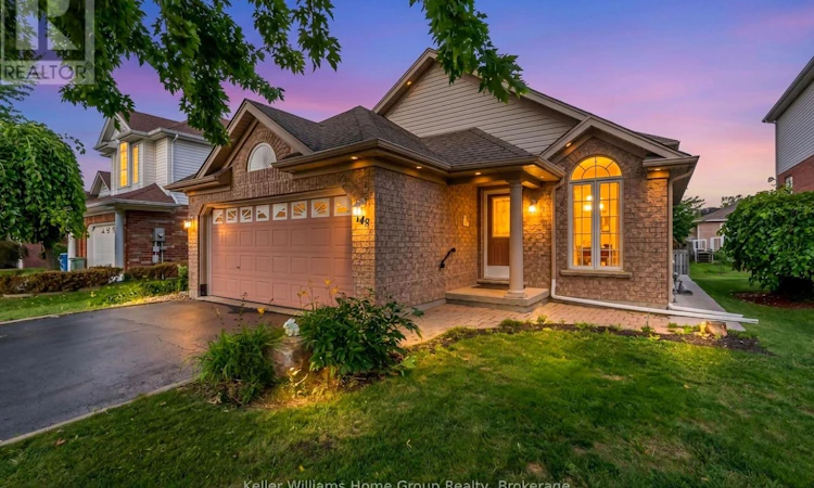 148 Clairfields Drive W