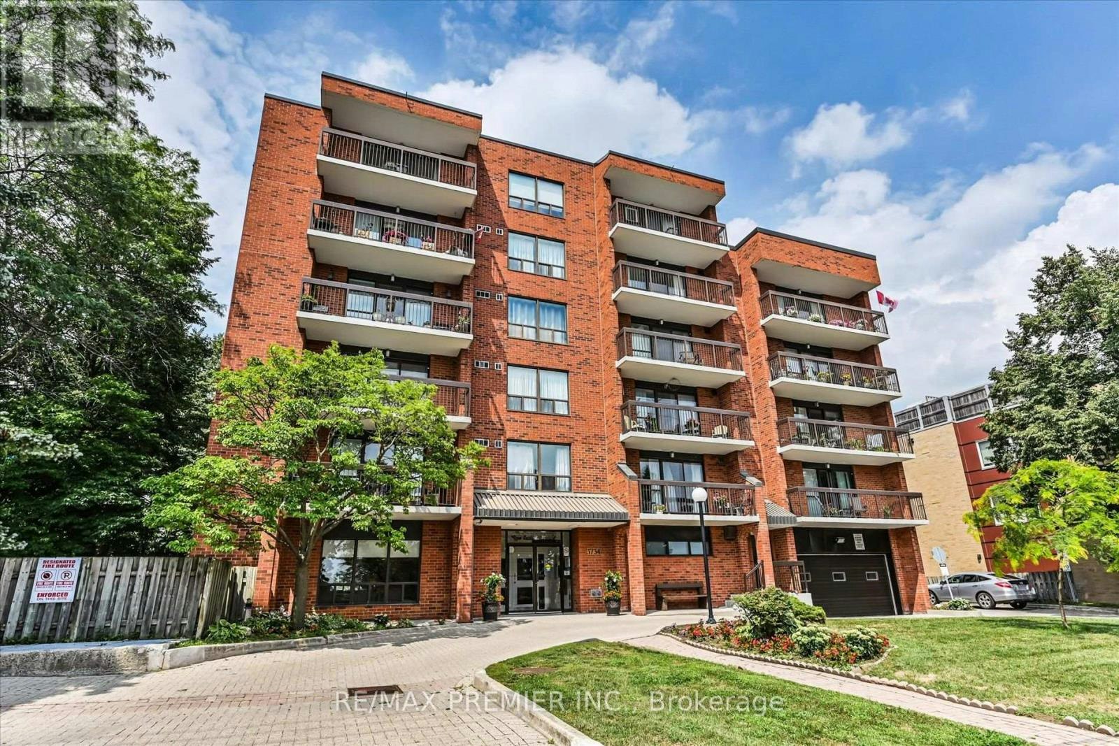 403-3734 St Clair Avenue E, Toronto, ON, M1M 1T7