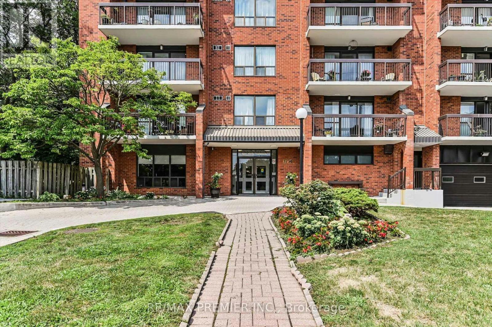 403-3734 St Clair Avenue E, Toronto, ON, M1M 1T7 - 2