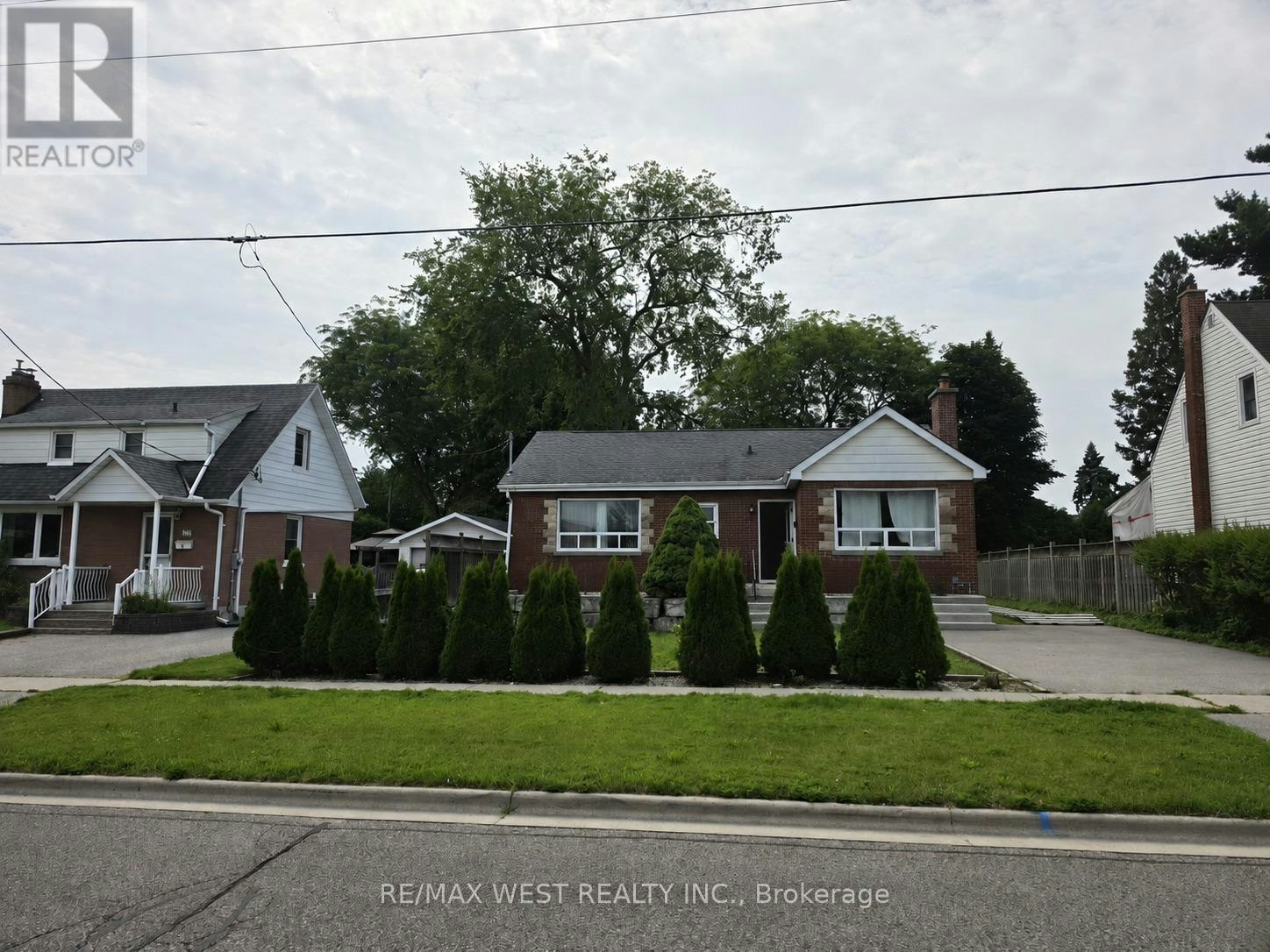 29 Sunset Drive, Oshawa, ON, L1G 3K9