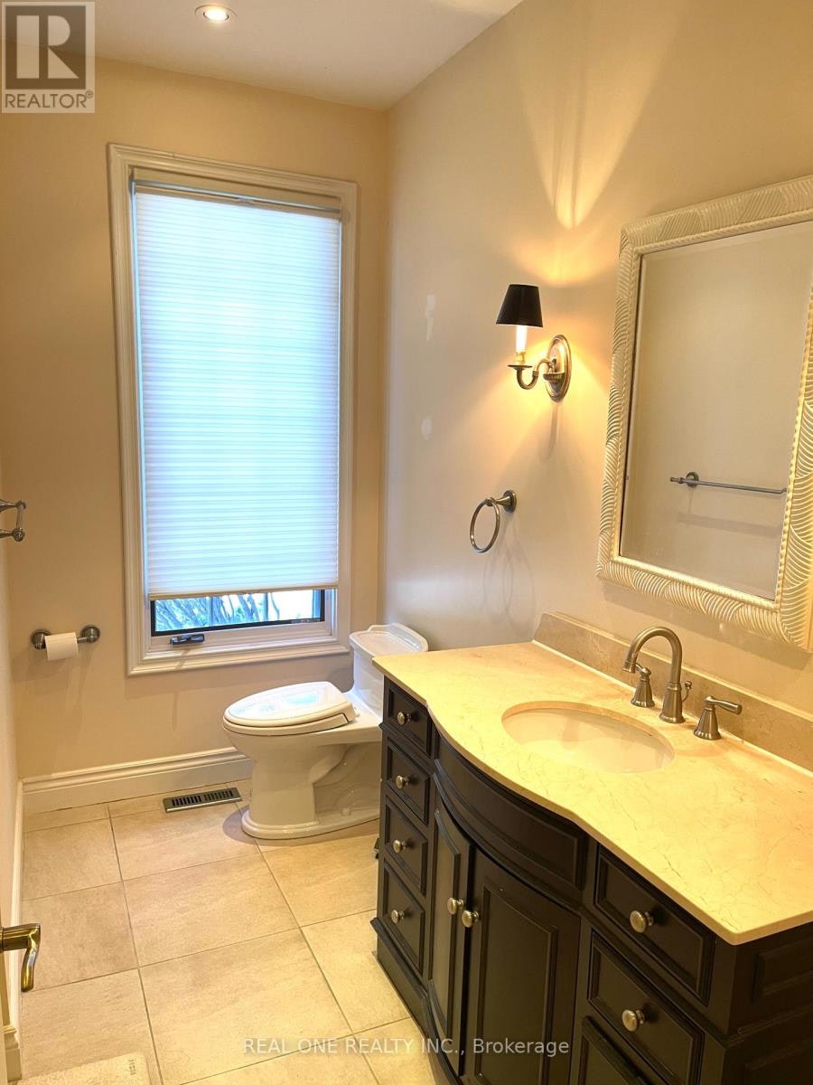 207 Kennedy Street W, Aurora, ON, L4G 2L9 - 10