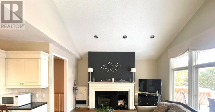 207 Kennedy Street W, Aurora, ON, L4G 2L9 - 4