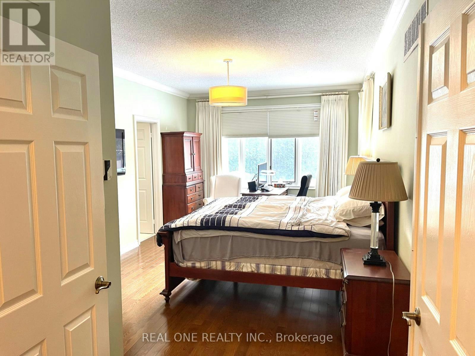 207 Kennedy Street W, Aurora, ON, L4G 2L9 - 7