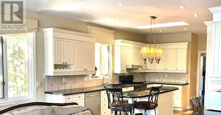 207 Kennedy Street W, Aurora, ON, L4G 2L9 - 5