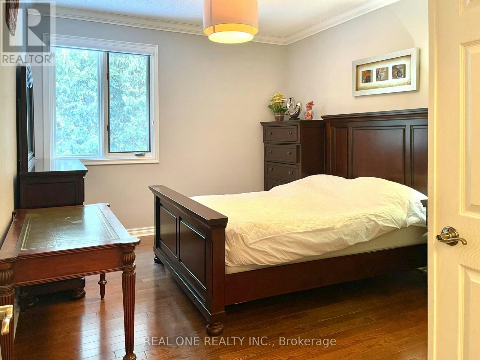 207 Kennedy Street W, Aurora, ON, L4G 2L9 - 8