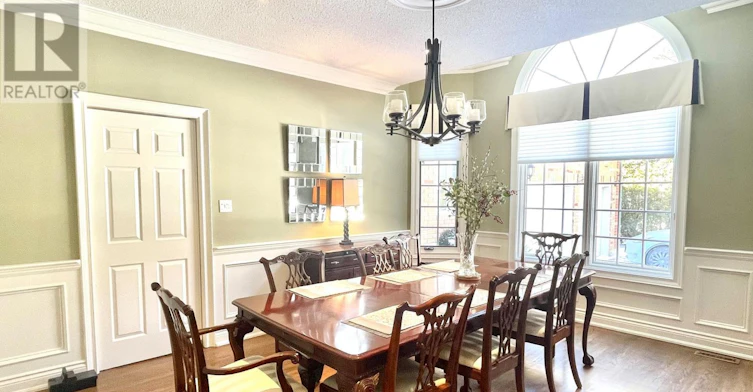 207 Kennedy Street W, Aurora, ON, L4G 2L9 - 3