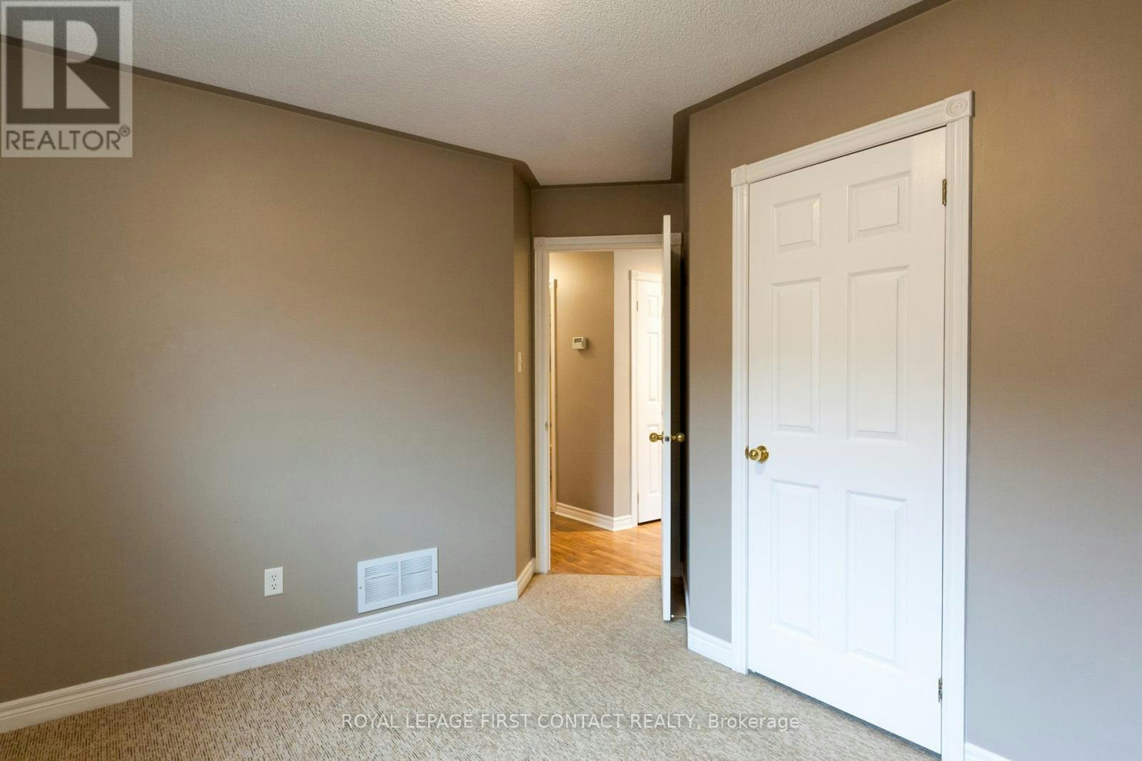 UPPER-238 Wessenger Drive, Barrie, ON, L4N 8R4 - 13