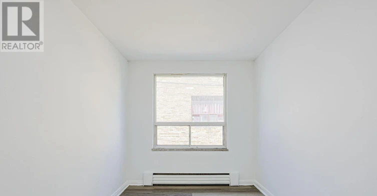 202-2204 Dufferin Street, Toronto, ON, M6E 3R8 - 9