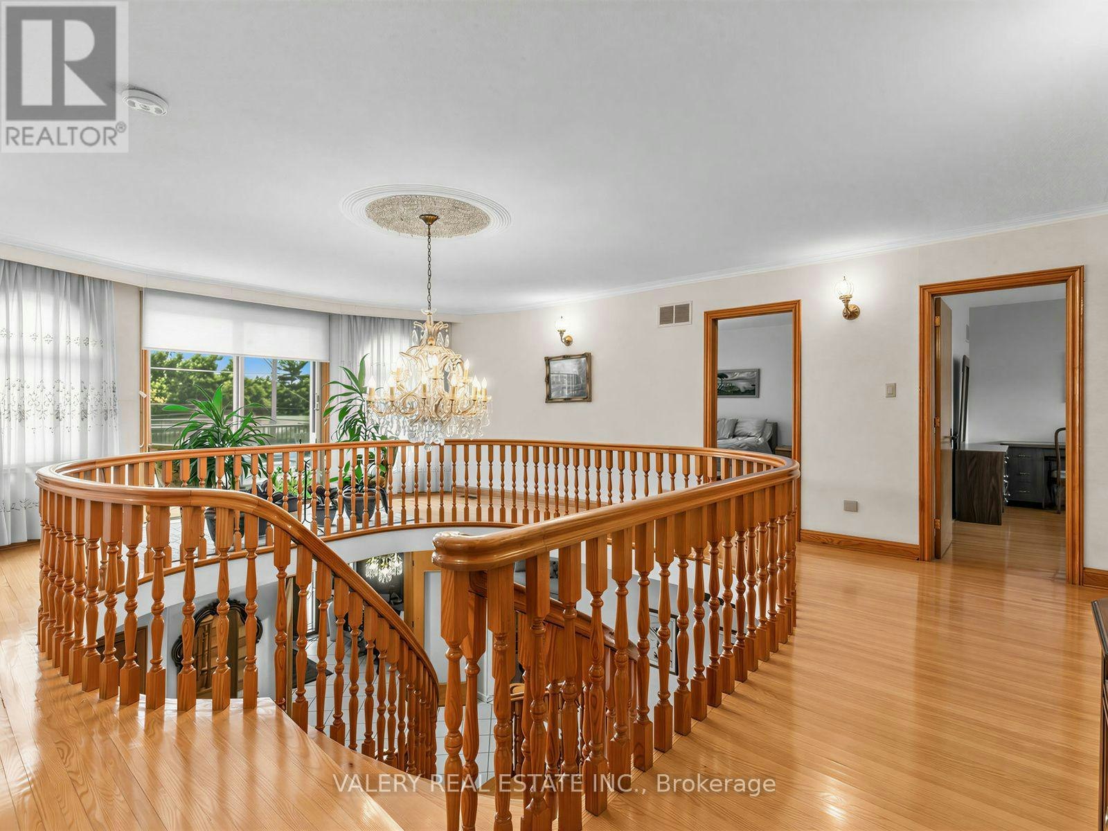 370 Maple Leaf Drive, Toronto, ON, M6L 1P6 - 21