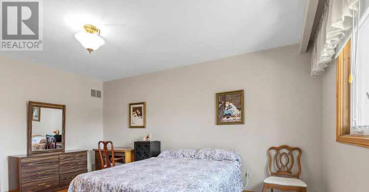 370 Maple Leaf Drive, Toronto, ON, M6L 1P6 - 32
