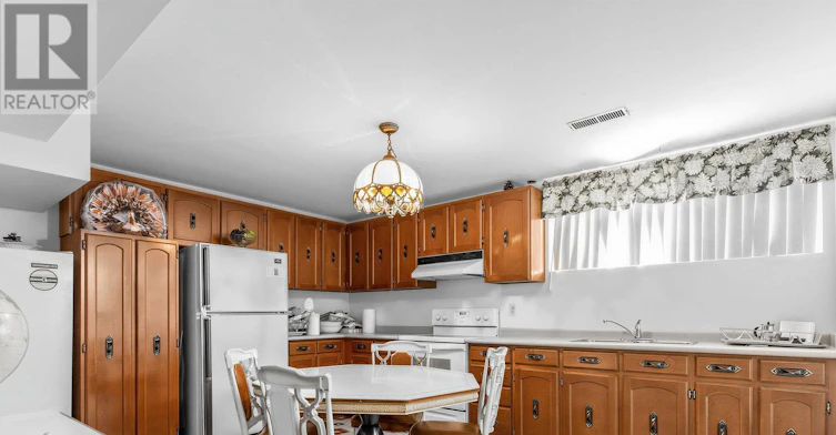 370 Maple Leaf Drive, Toronto, ON, M6L 1P6 - 35