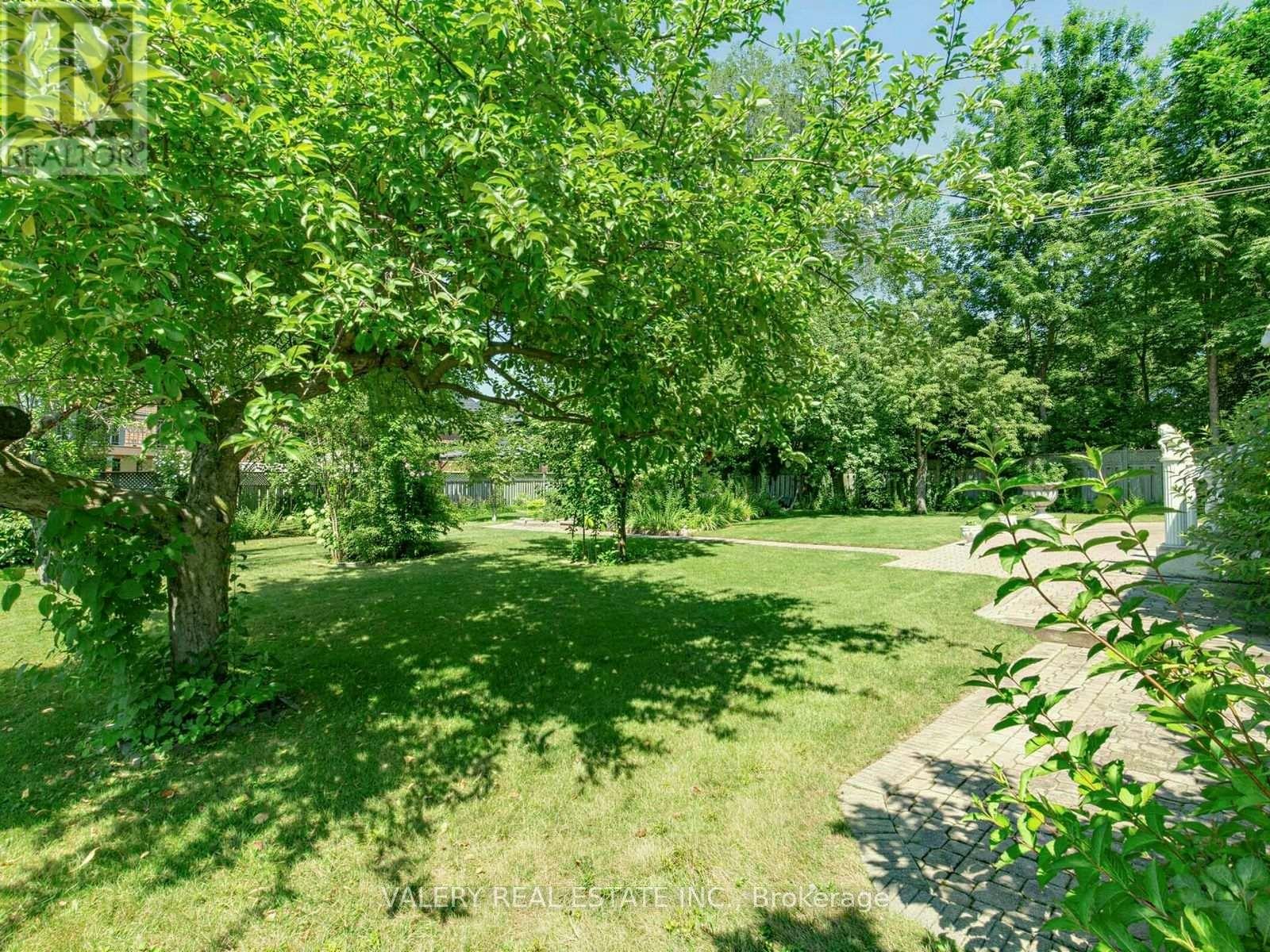 370 Maple Leaf Drive, Toronto, ON, M6L 1P6 - 40