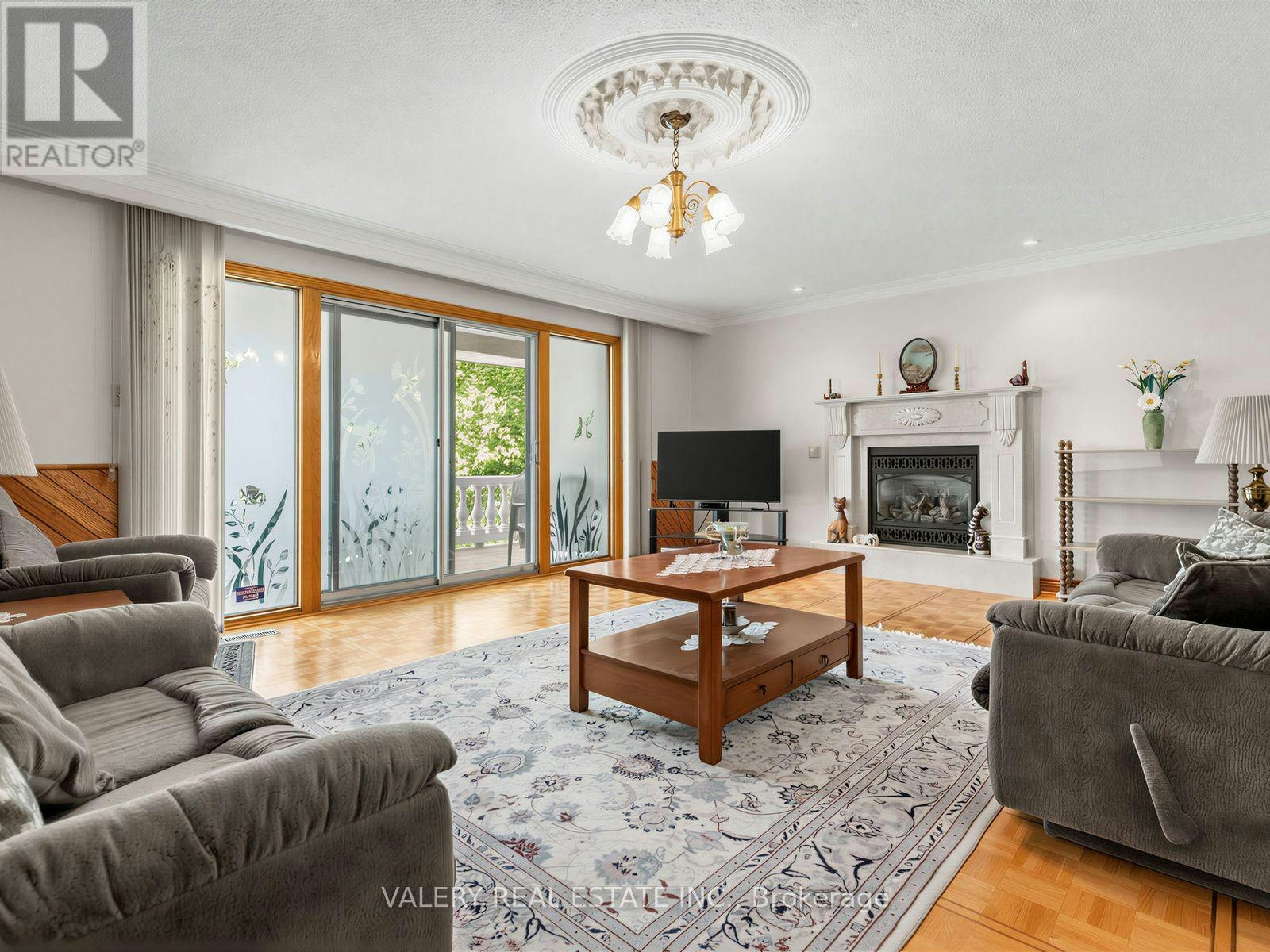 370 Maple Leaf Drive, Toronto, ON, M6L 1P6 - 15