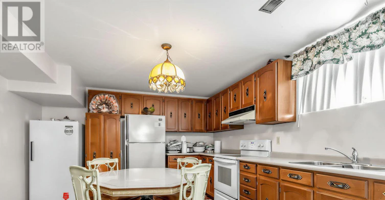 370 Maple Leaf Drive, Toronto, ON, M6L 1P6 - 34
