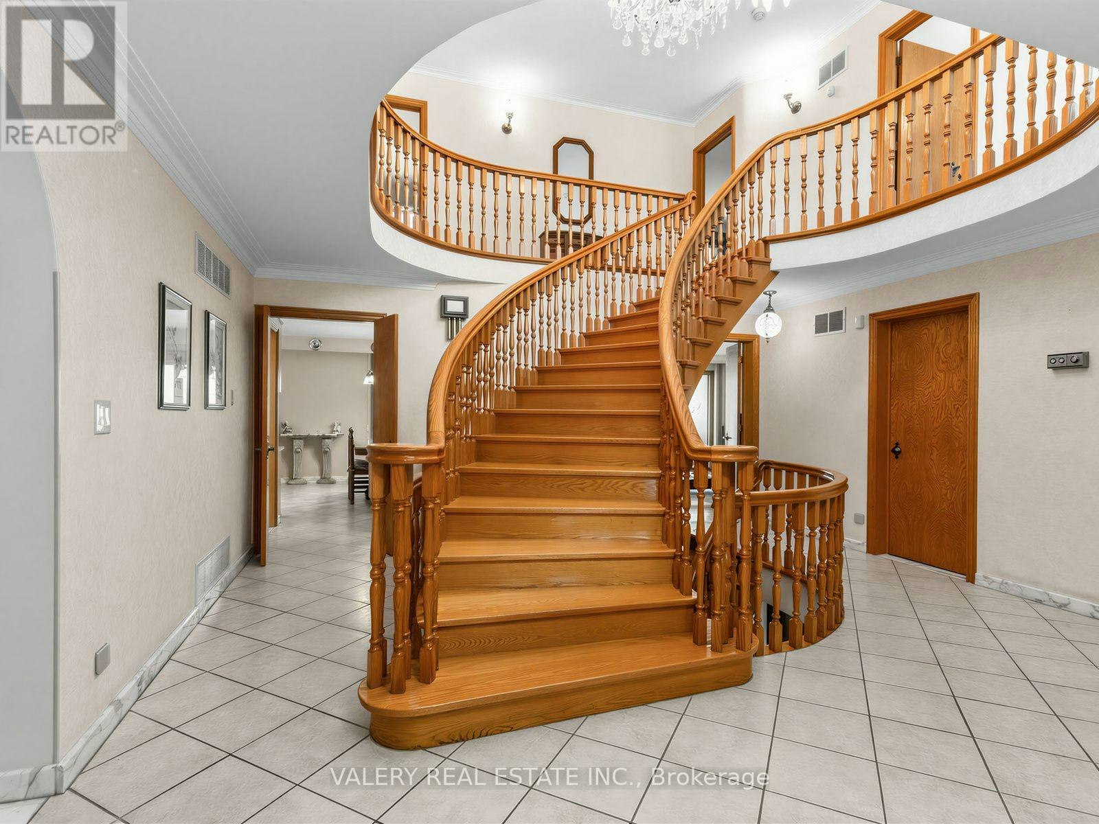 370 Maple Leaf Drive, Toronto, ON, M6L 1P6 - 19