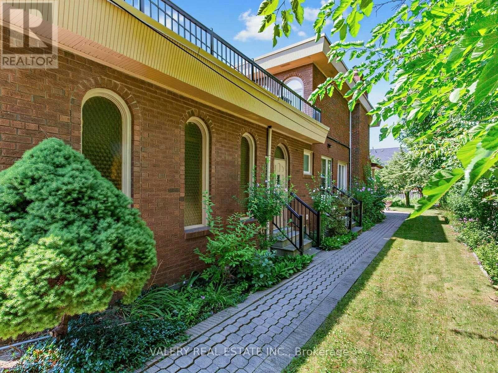 370 Maple Leaf Drive, Toronto, ON, M6L 1P6 - 44