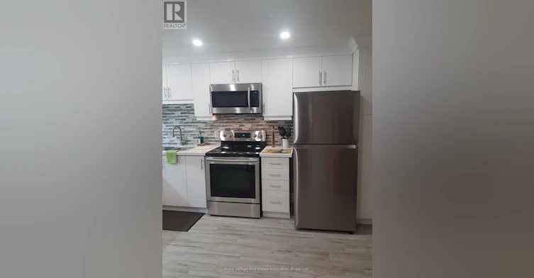 3323 Queen Frederica Drive, Mississauga, ON, L4Y 2Z9 - 3
