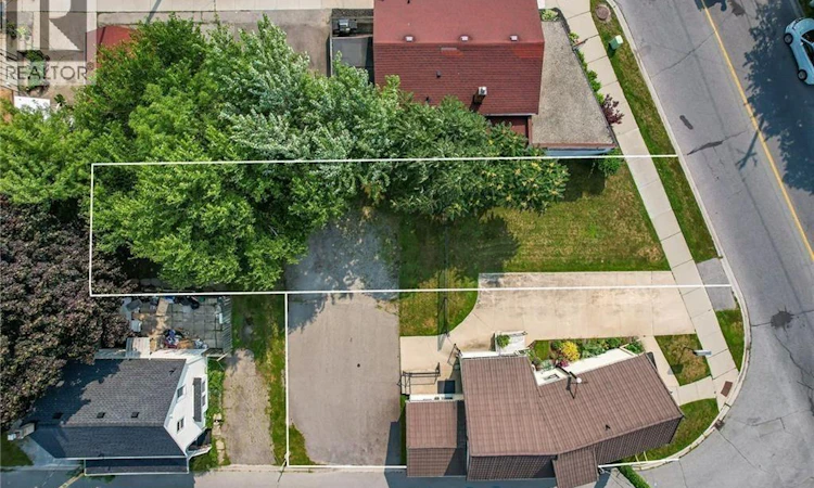 147 Welland Avenue