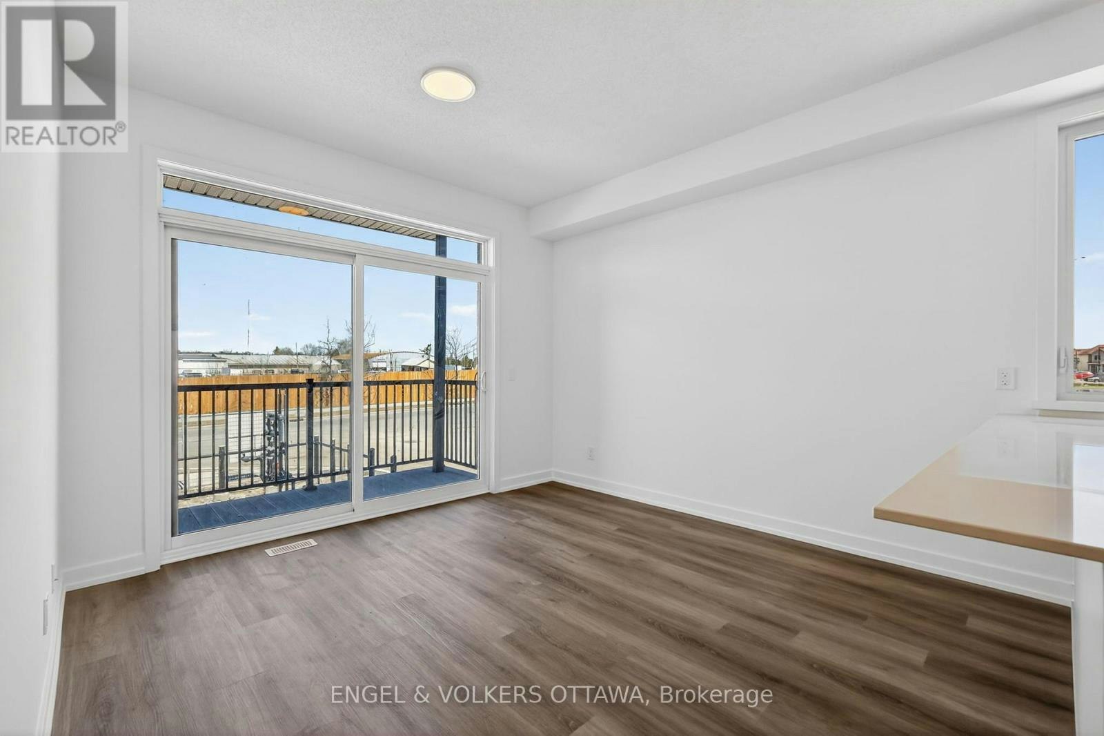 138 Stardust Private, Ottawa, ON, K1T 3W6 - 11