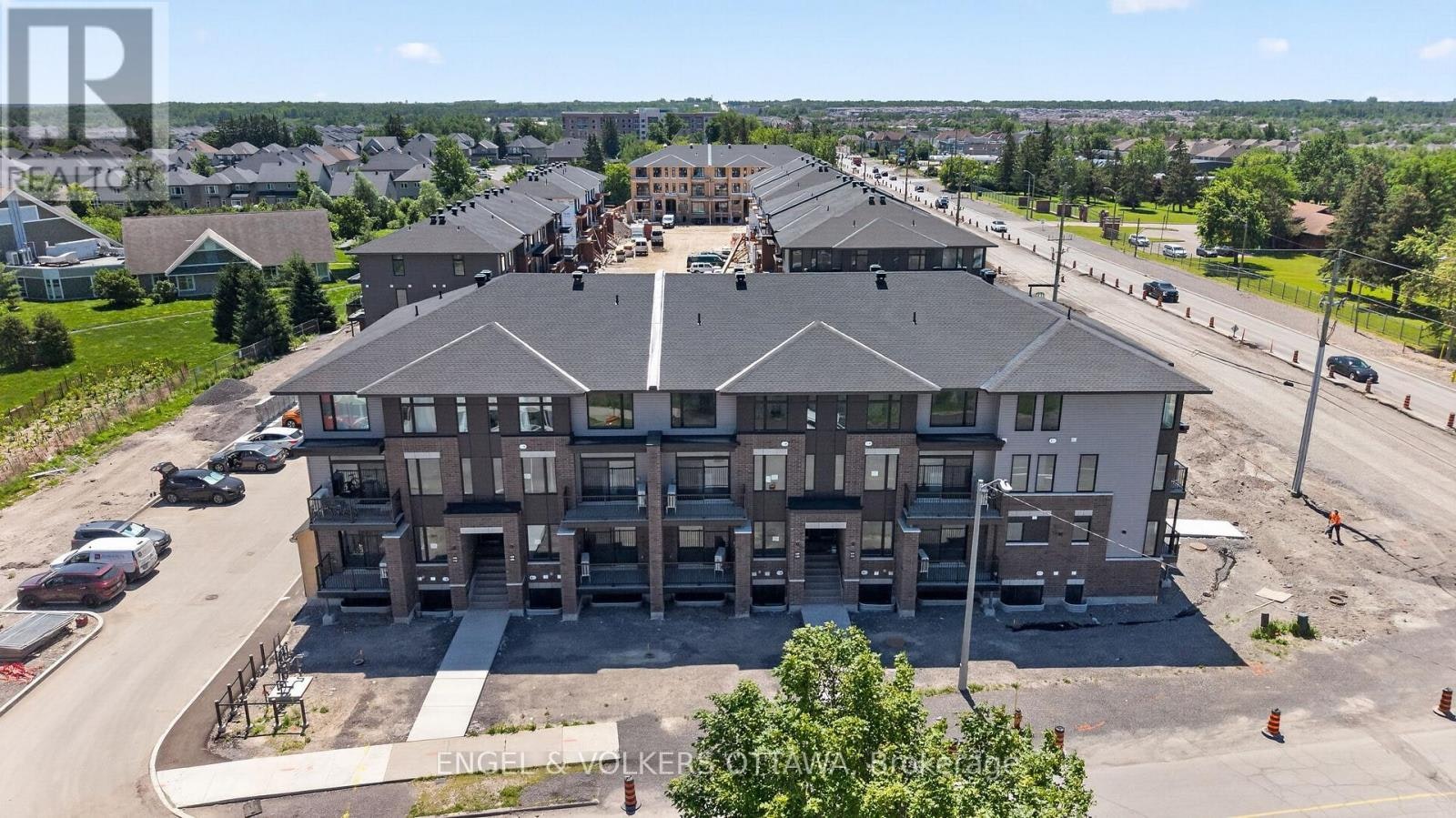 138 Stardust Private, Ottawa, ON, K1T 3W6
