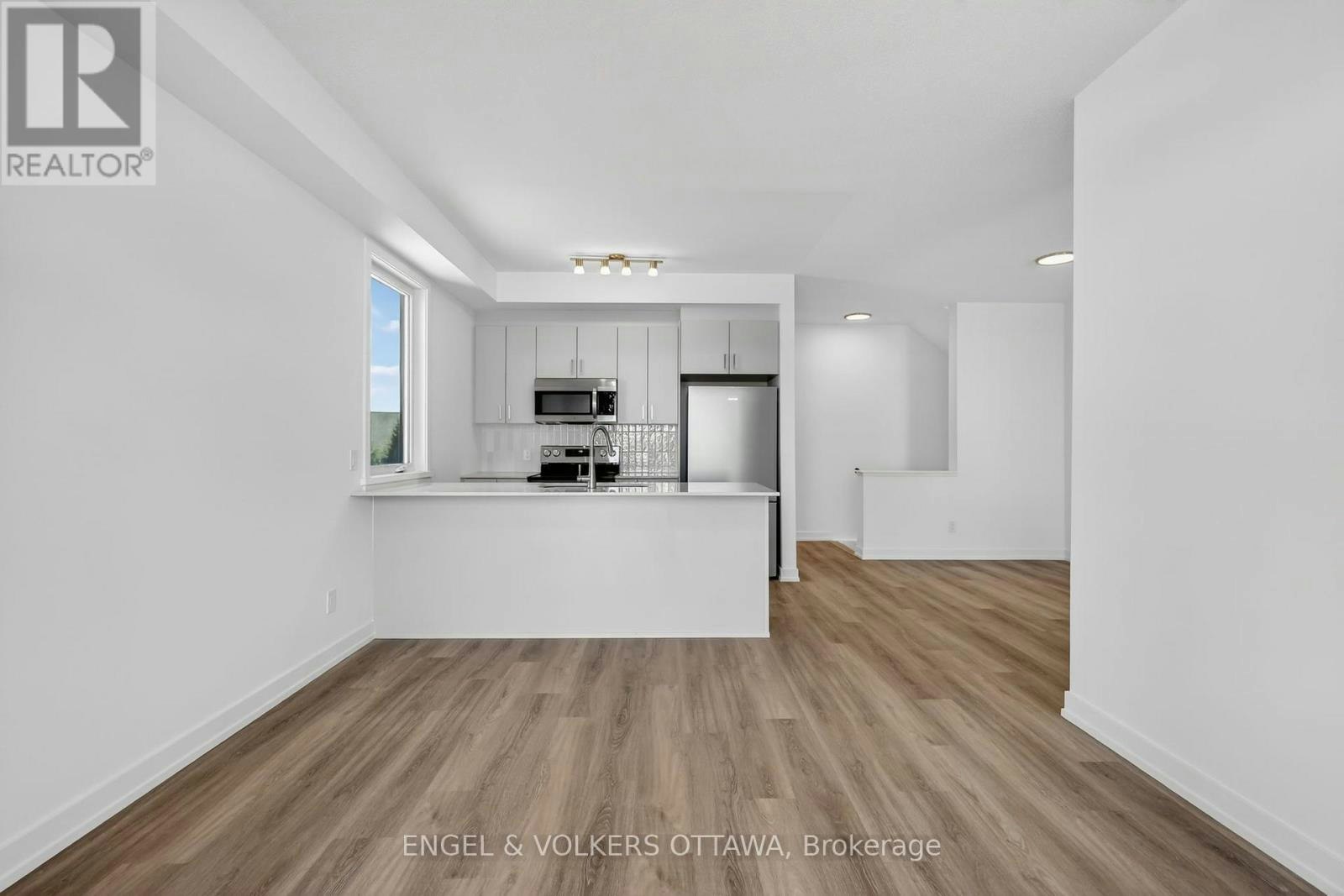 138 Stardust Private, Ottawa, ON, K1T 3W6 - 14