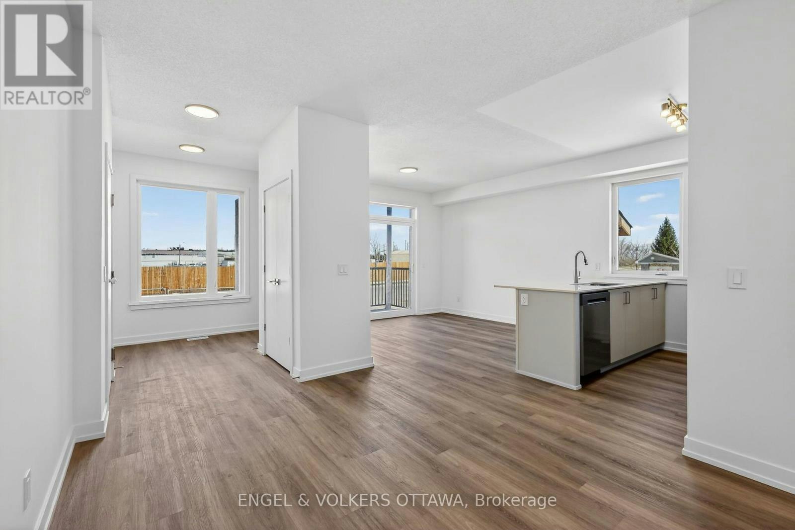138 Stardust Private, Ottawa, ON, K1T 3W6 - 9