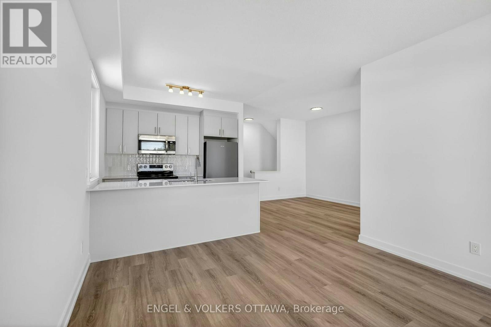 138 Stardust Private, Ottawa, ON, K1T 3W6 - 13