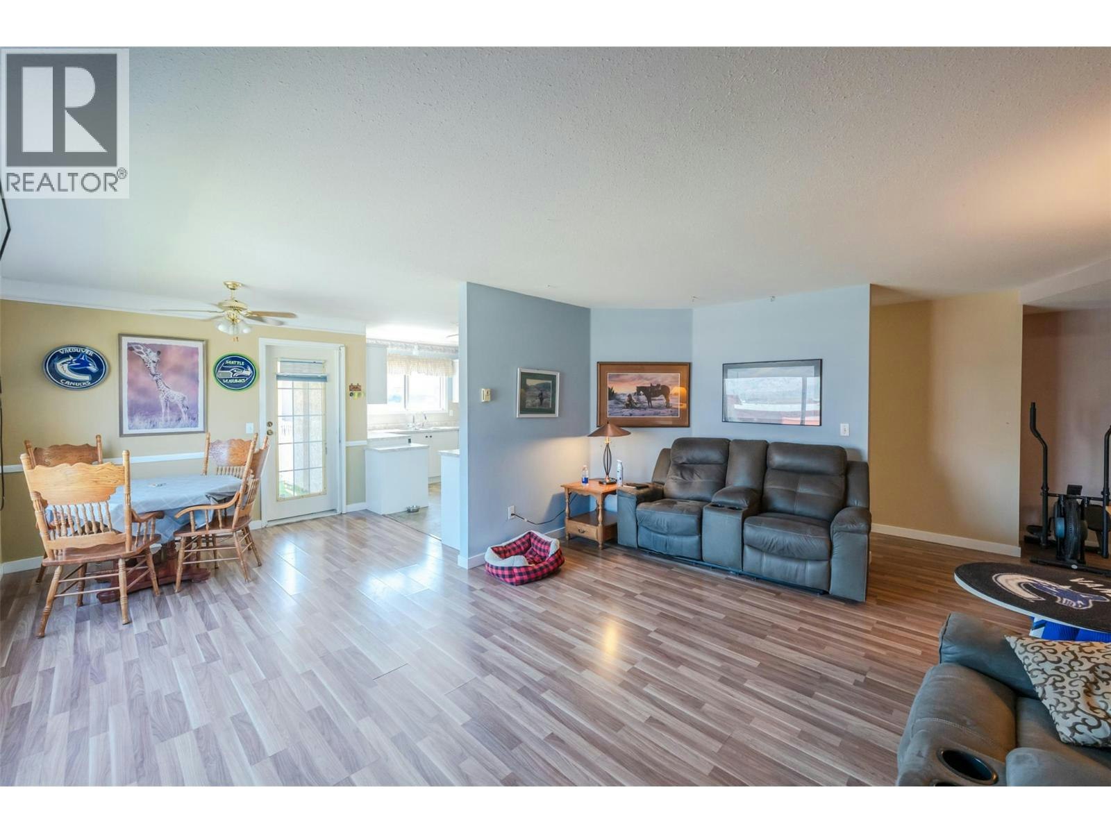 104B-8006 Vedette Drive - 4
