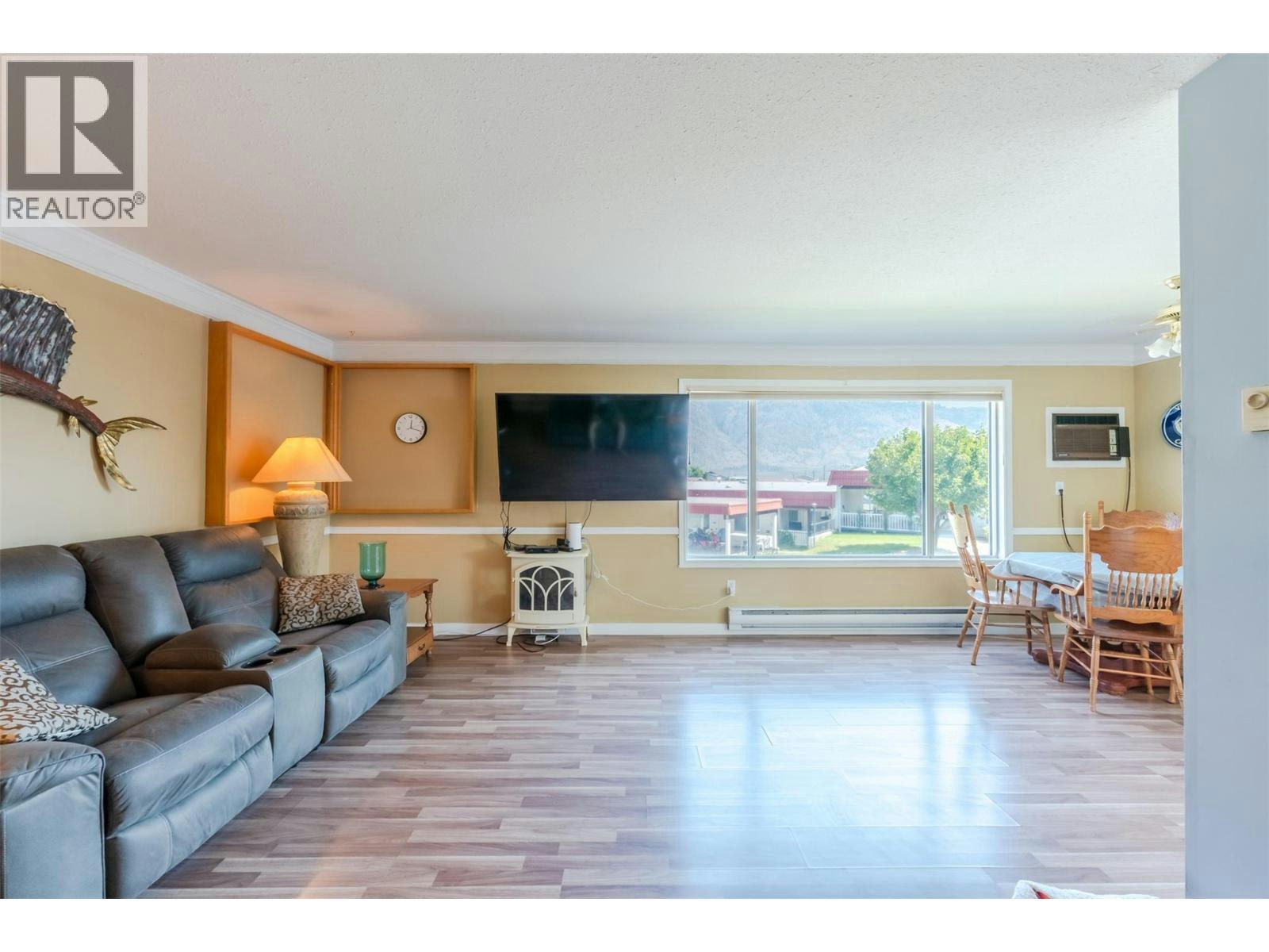 104B-8006 Vedette Drive - 3
