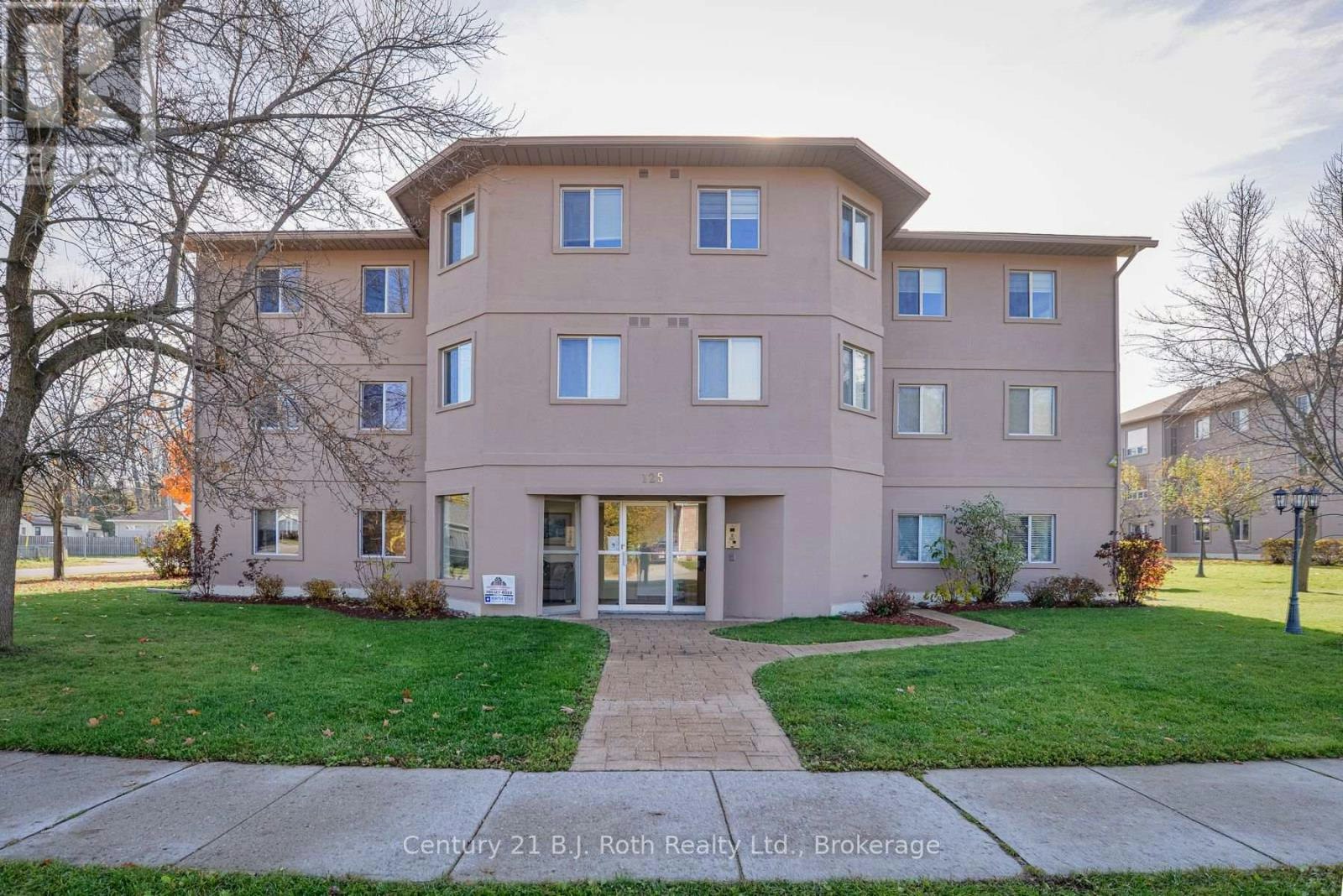 207-125 Bond Street, Orillia, ON, L3V 1J7