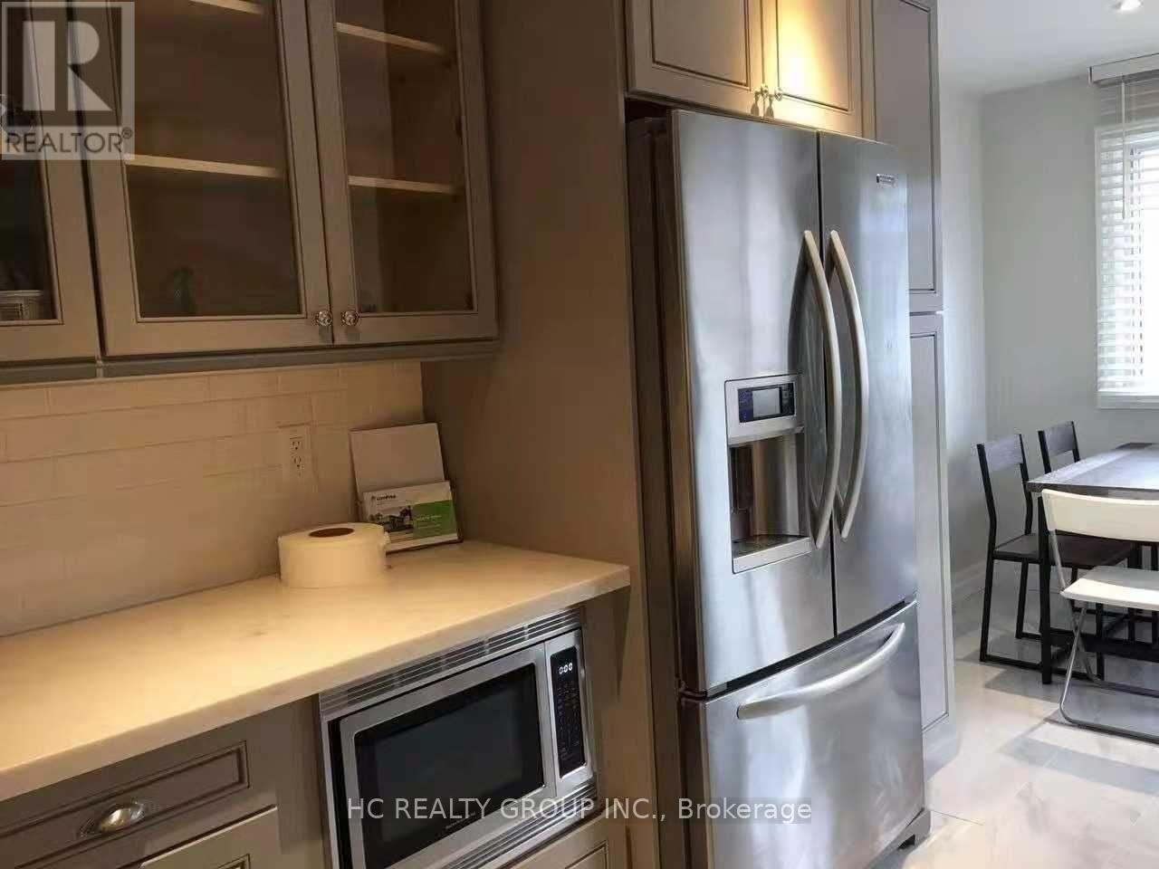 UPPER-102 Peckham Avenue, Toronto, ON, M2R 2V5 - 4