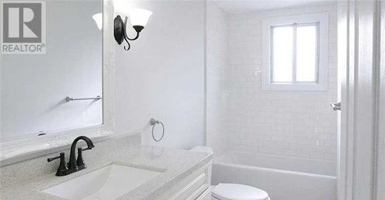 UPPER-102 Peckham Avenue, Toronto, ON, M2R 2V5 - 9