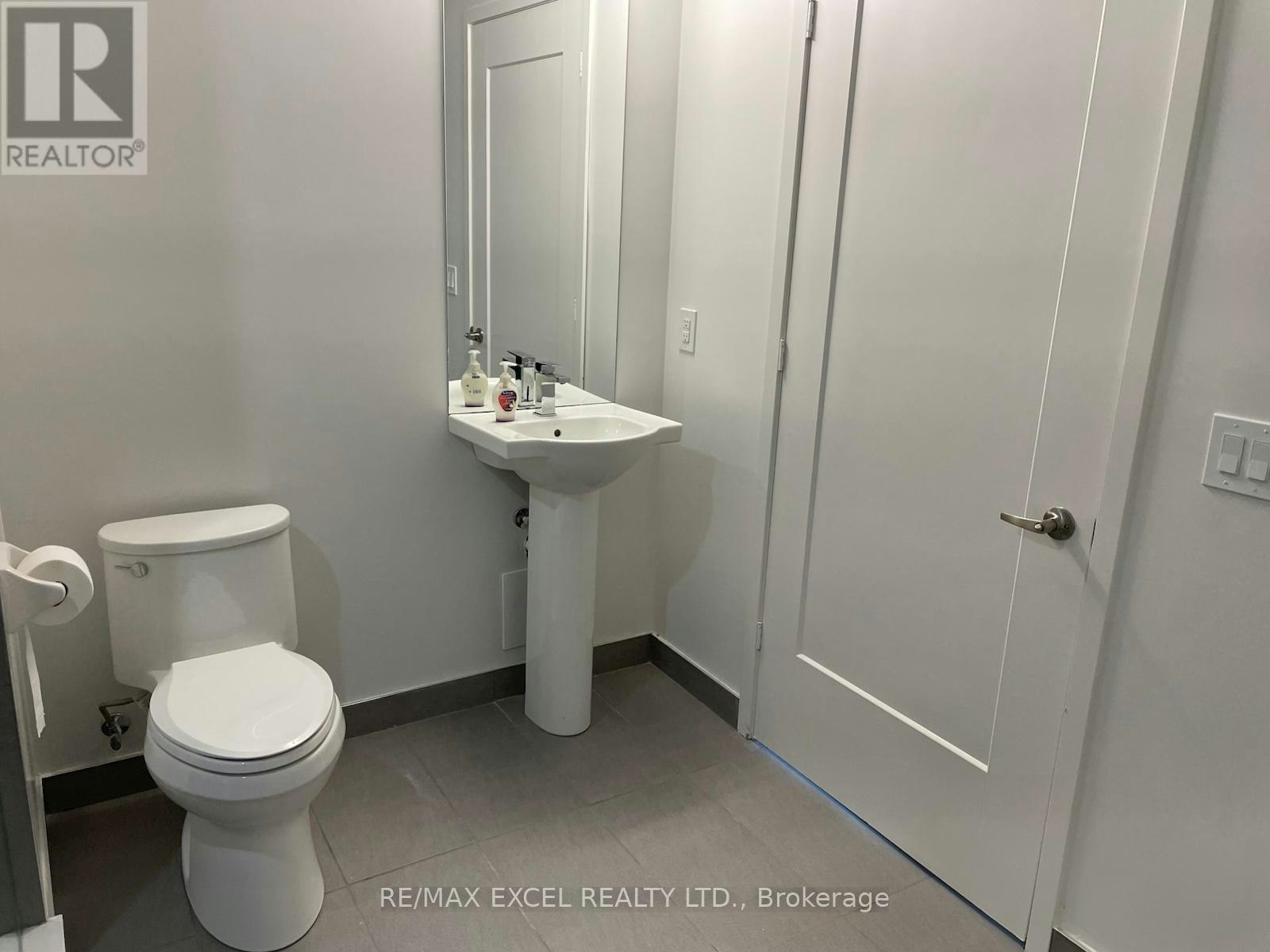 914 SE-60 Princess Street, Toronto, ON, M5A 2C7 - 31