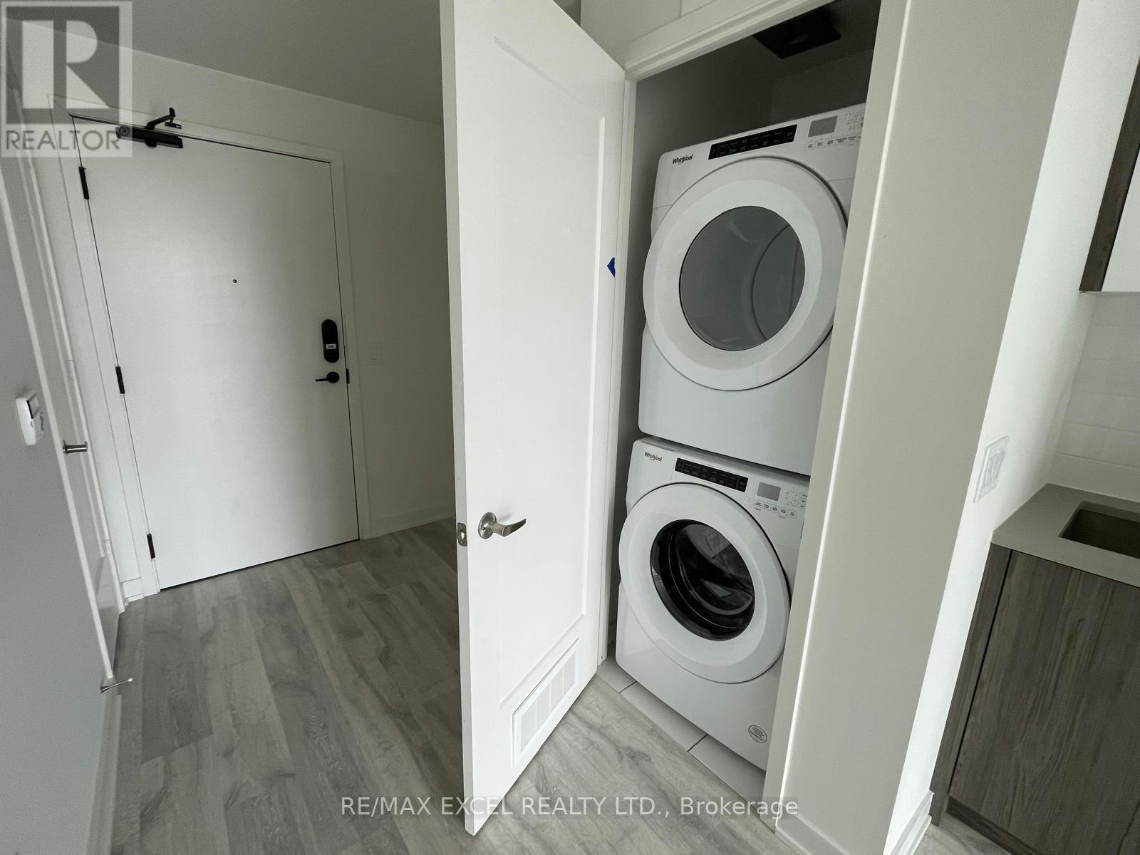 914 SE-60 Princess Street, Toronto, ON, M5A 2C7 - 14