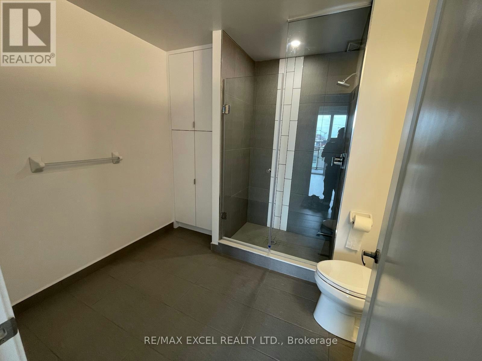 914 SE-60 Princess Street, Toronto, ON, M5A 2C7 - 28
