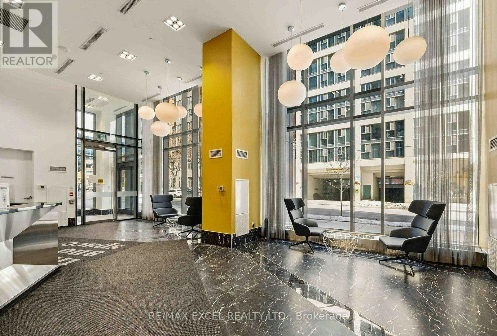 914 SE-60 Princess Street, Toronto, ON, M5A 2C7 - 4