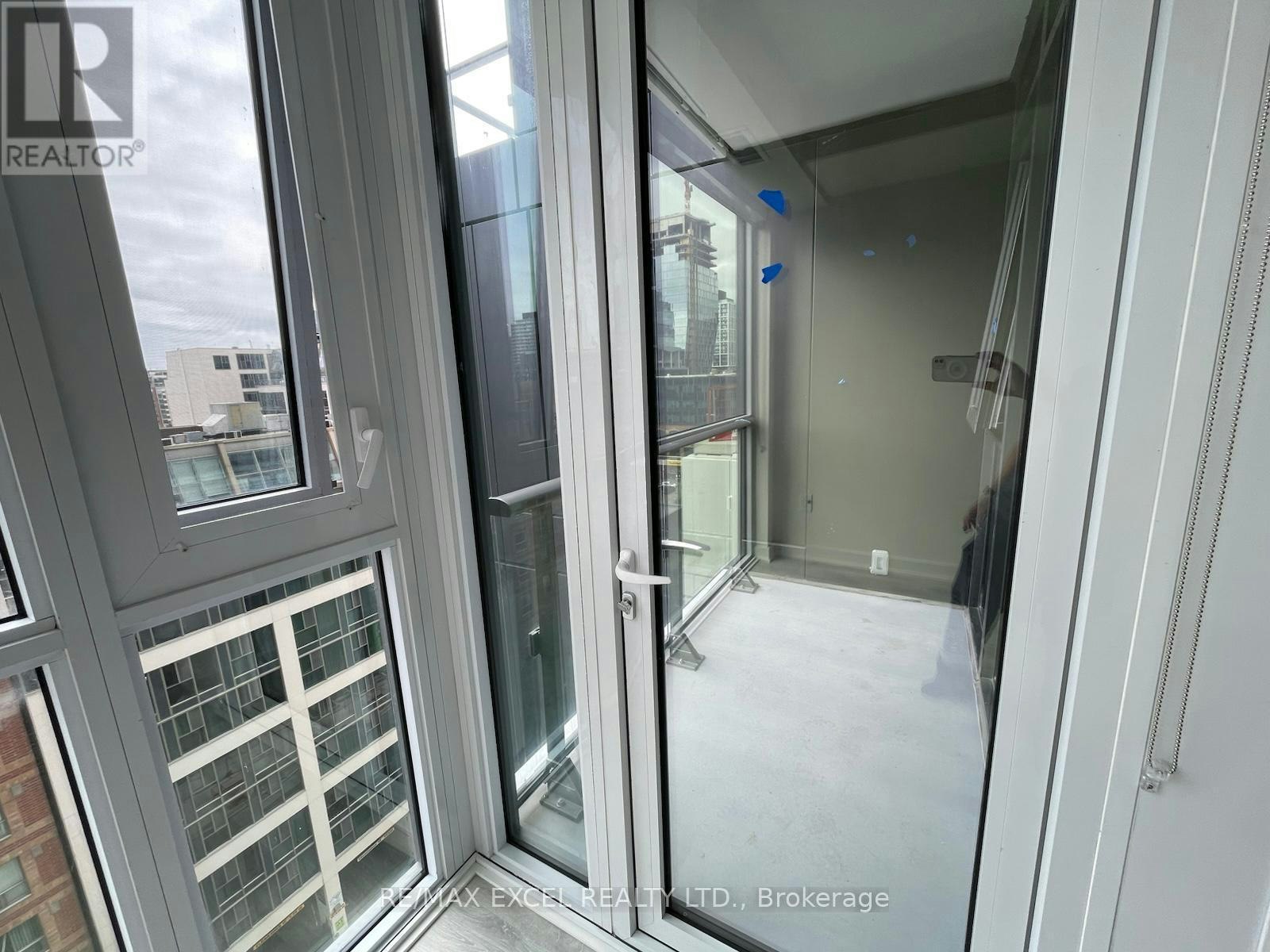 914 SE-60 Princess Street, Toronto, ON, M5A 2C7 - 17